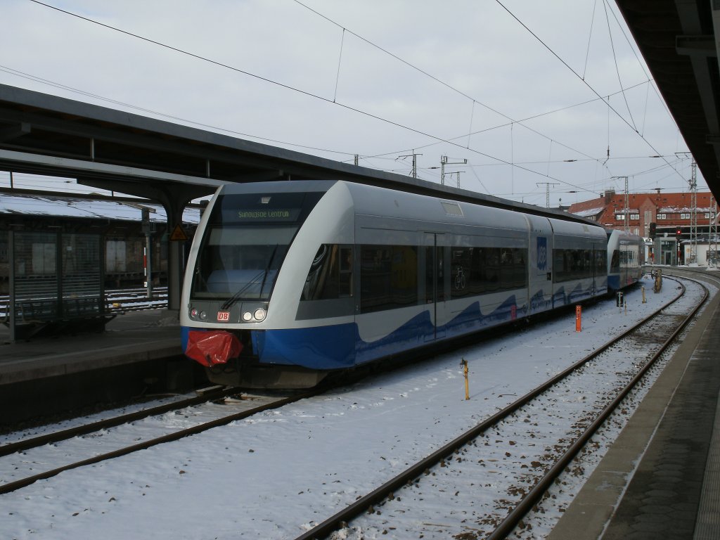 UBB-Triebwagen 646 104-0 und dahinter 646 110-7 am 11.Februar 2012 in Stralsund.