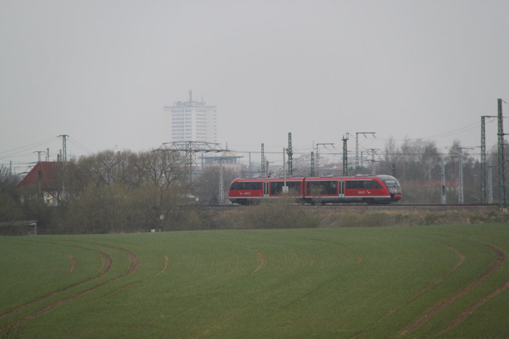 Unbekannter 642er als RE8 Tessin-Wismar kurz vor der Einfahrt im Rostocker Hbf.12.04.2012