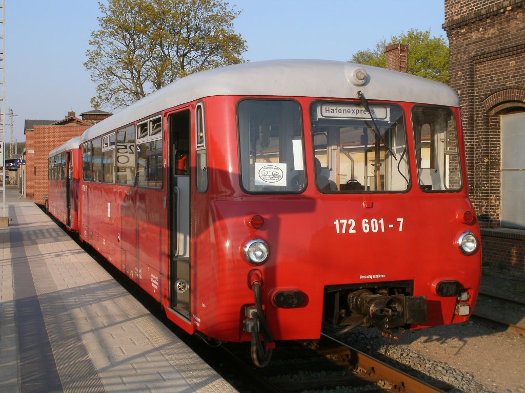 Von der Neustrelitzer Hafenbahn kam die Ferkeltaxe 172 601,am 26.April 2011,wieder nach Rgen und wird wieder zwischen Bergen/Rgen und Lauterbach Mole planmig fahren.