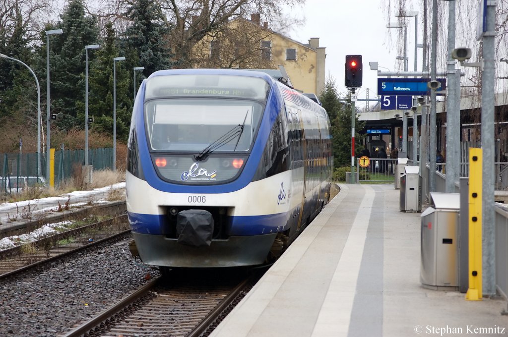 VT 0006 der OLA als MR51 (MR 68924) nach Rathenow in Brandenburg Hbf. Noch genau ein Jahr dann steht dort eine 646er der ODEG. 12.12.2010
