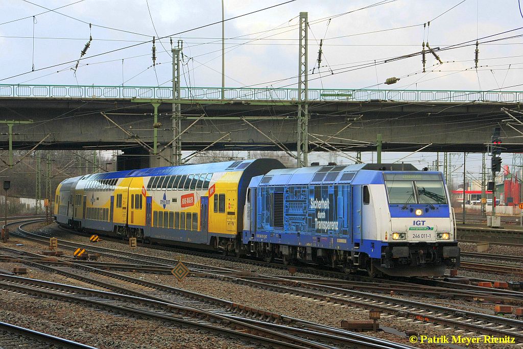 03/02/2015: IGT 246 011 mit RE5 bei Einfahrt in Hamburg-Harburg