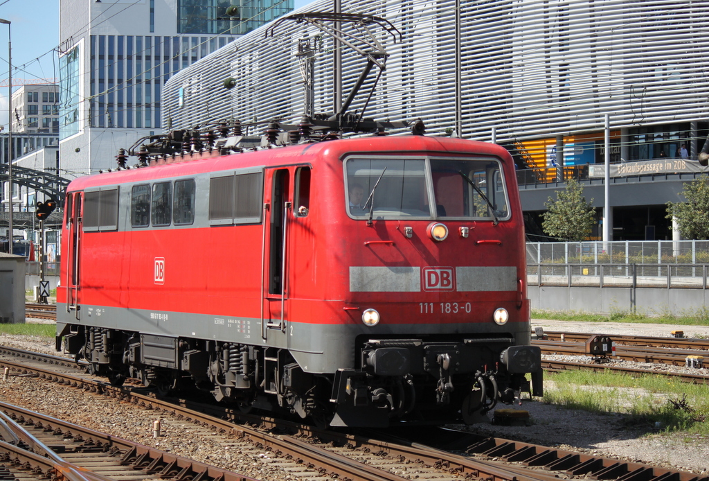 111 183-0 wollte am 28.08.2014 unbedingt von Mnchen nach Nrnberg fahren.