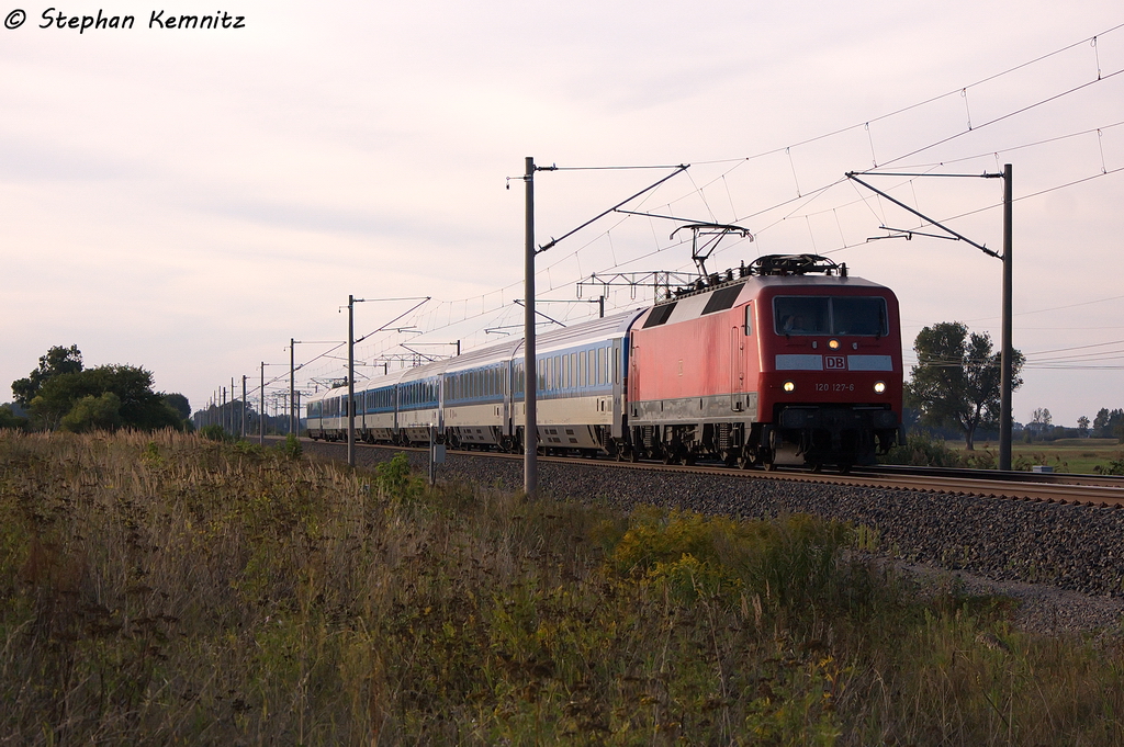 120 127-6 mit dem IC 2071 von Hamburg-Altona nach Dresden Hbf in Vietznitz. Netten Gru an den Tf! 07.09.2013