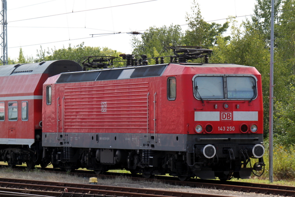 143 250-9 stand am 08.08.2014 abgestellt im Rostocker Hbf.