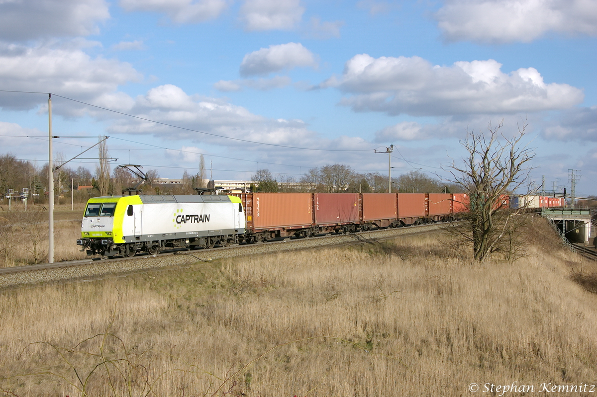 145 095-6 Captrain Deutschland GmbH für ITL - Eisenbahngesellschaft mbH mit einem Containerzug in Stendal(Wahrburg) und fuhr in Richtung Salzwedel nach Hamburg weiter. 14.02.2014