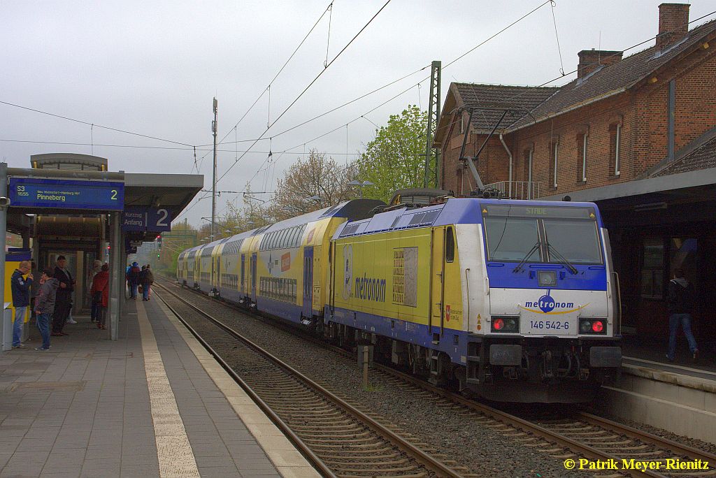 146 542 mit RE 5 nach Stade am 26.04.2015 in Buxtehude