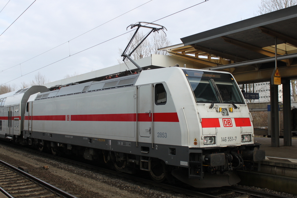 146 551-7 mit IC 2049(Hannover-Dresden)kurz vor der Ausfahrt am 10.03.2018 in Braunschweig.