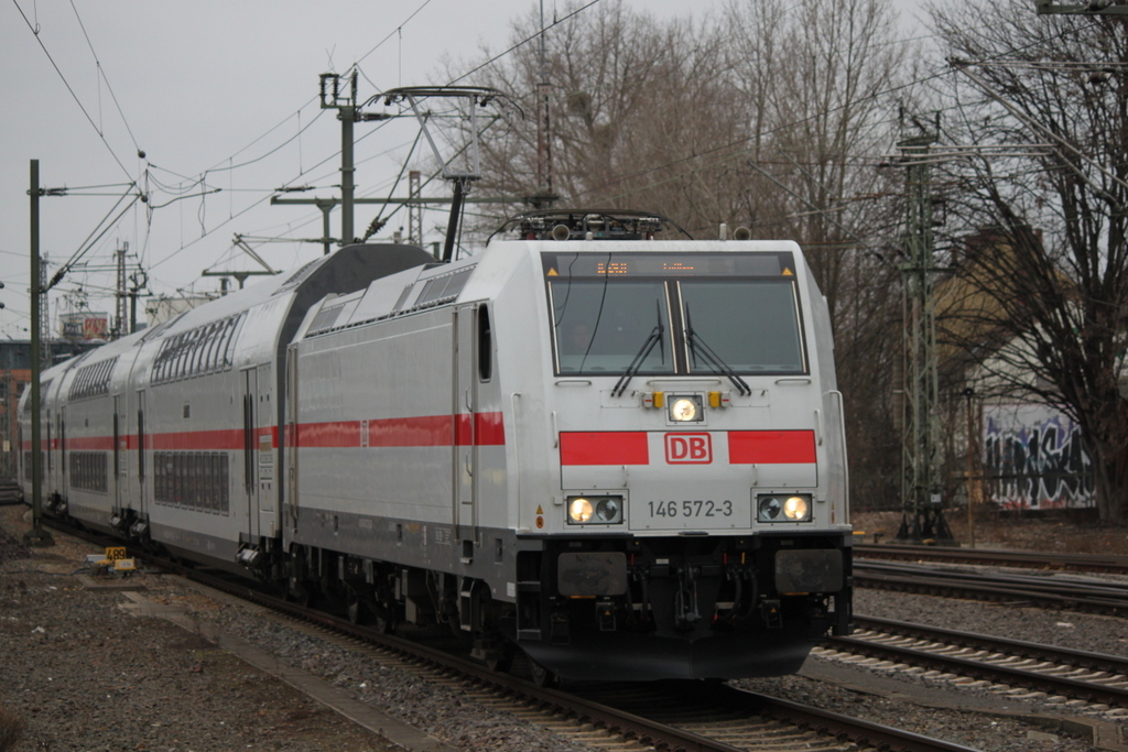146 572-3 mit IC 2431(Emden-Cottbus)bei der Einfahrt in Hannover Hbf.11.03.2016