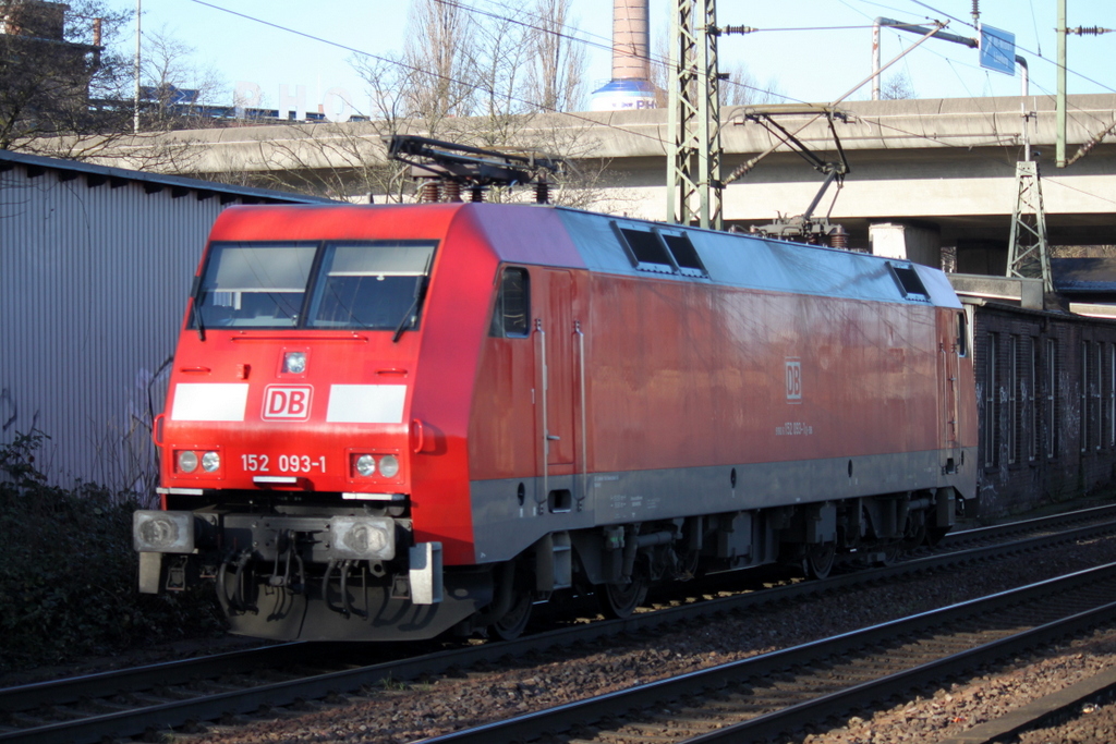 152 093-1 als Leerfahrt von Waltershof nach Maschen bei der Durchfahrt in Hamburg-Harburg.17.01.2015