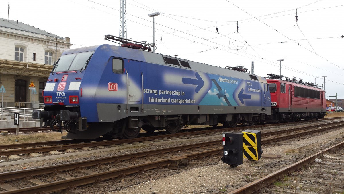 152 135-0+155 191 abgestellt im Bahnhof Wismar.21.03.2016