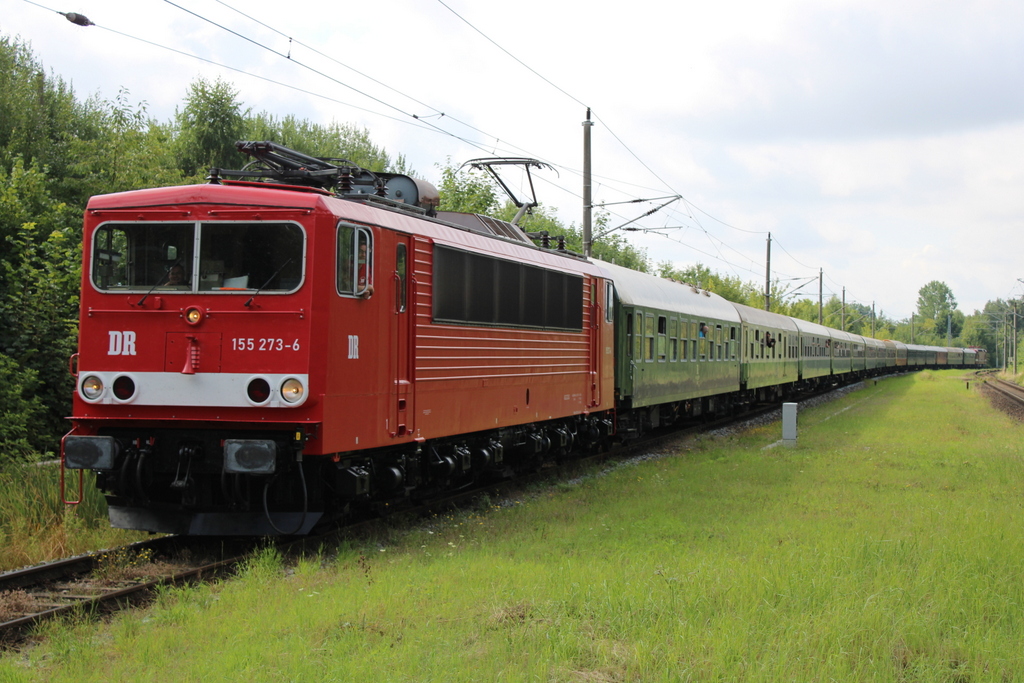 155 273-6 mit SDZ von Leipzig/Cottbus nach Warnemünde bei der Durchfahrt in Rostock-Lichtenhagen.07.08.2021