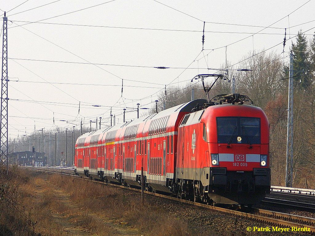 182 009 mit RE 1 nach Frankfurt / Oder am 20.02.2015 in Berlin-Friedrichshagen 