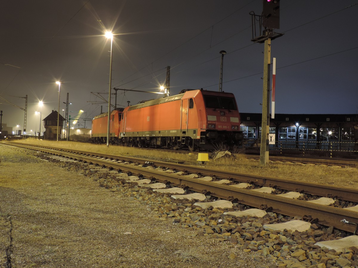 185 395-1 abgestellt am Abend des 10.03.2016 in Wismar.