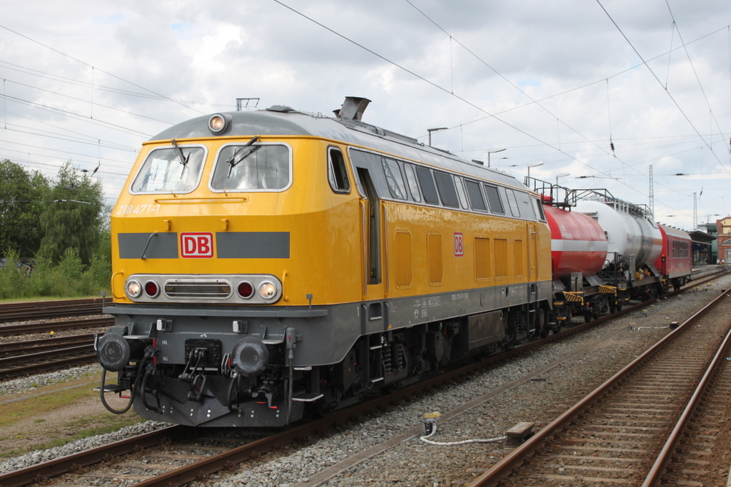 218 471-1 stand am 28.07.2017 mit Bauz 75724 von Rostock Hbf nach Schwerin Grries im Rostocker Hbf. 