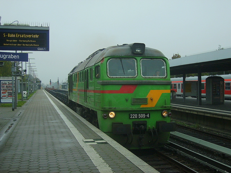 220 509 im Bauzugdienst in Hamburg-Neugraben am 04.10.2007