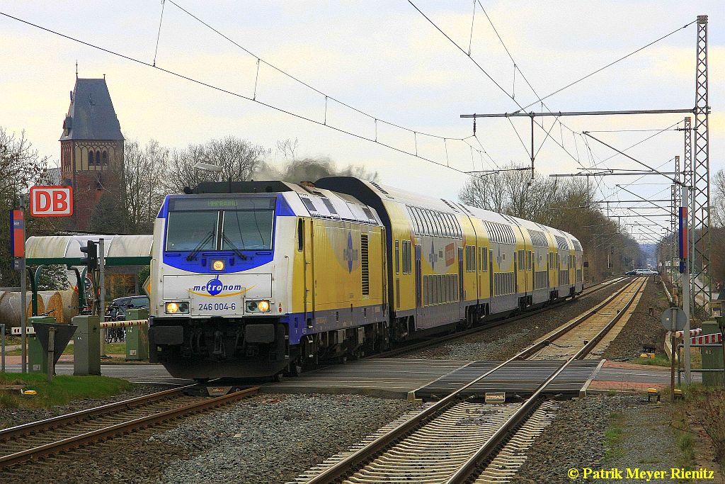 246 004 mit RE5 nach Hamburg Hbf am 13.03.2015 in Neukloster (Kreis Stade)