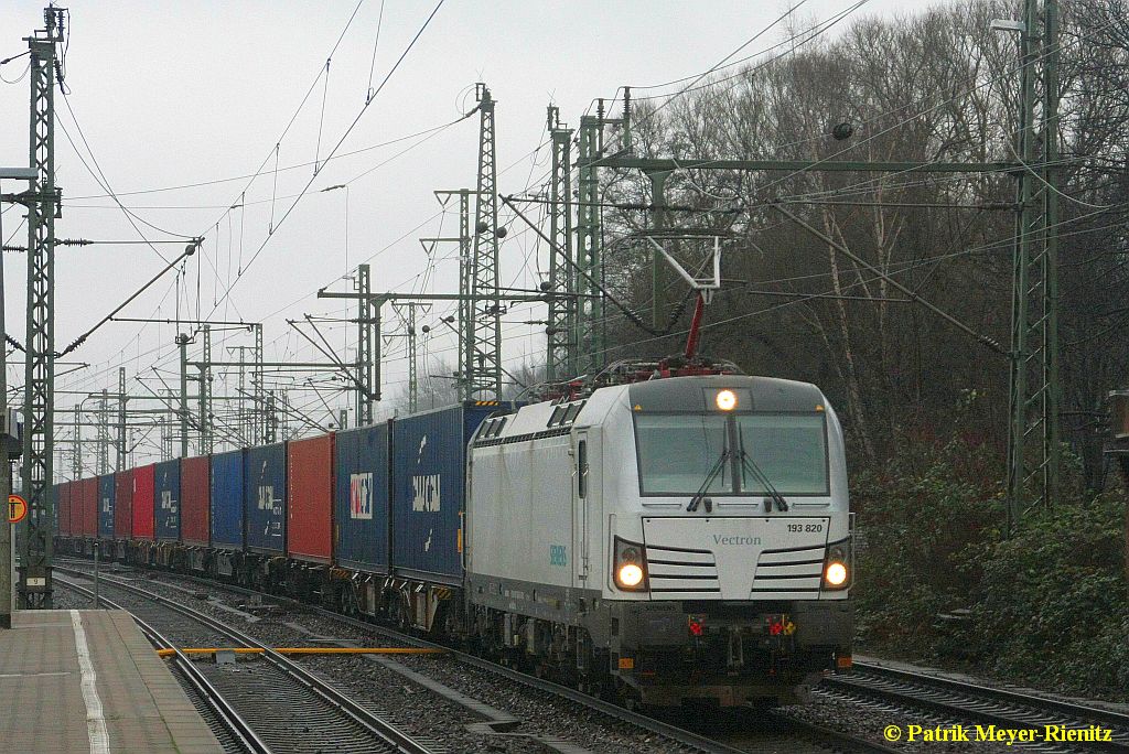 26/01/2015:
Siemens 193 820 mit Containerzug in Hamburg-Harburg auf dem Weg nach Hamburg-Waltershof