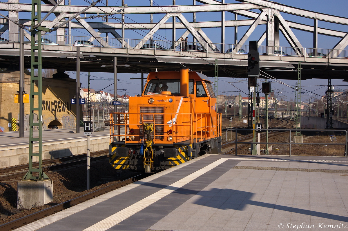 352 102-8 northrail GmbH für DB Fernverkehr AG kam solo durch den Bahnhof Berlin Gesundbrunnen gefahren und fuhr in Richtung Berlin-Wedding weiter. 25.02.2014