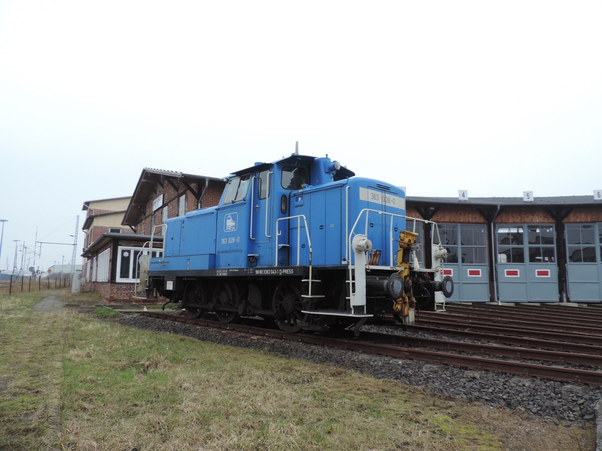 363 028-0 der Firma Eisenbahn-Bau- und Betriebsgesellschaft Pressnitztalbahn mbH stand am 19.02.2016 abgestellt im ehemaligen BW Wismar.