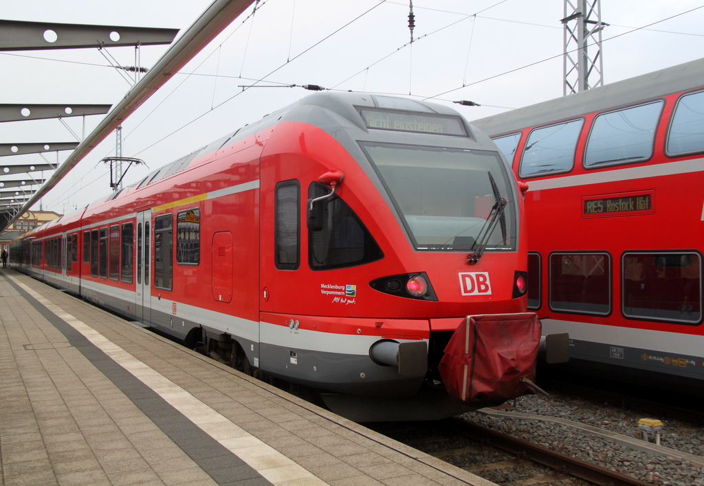 429 526-7 stand am 30.11.2014 als Nicht einsteigen im Rostocker Hbf.