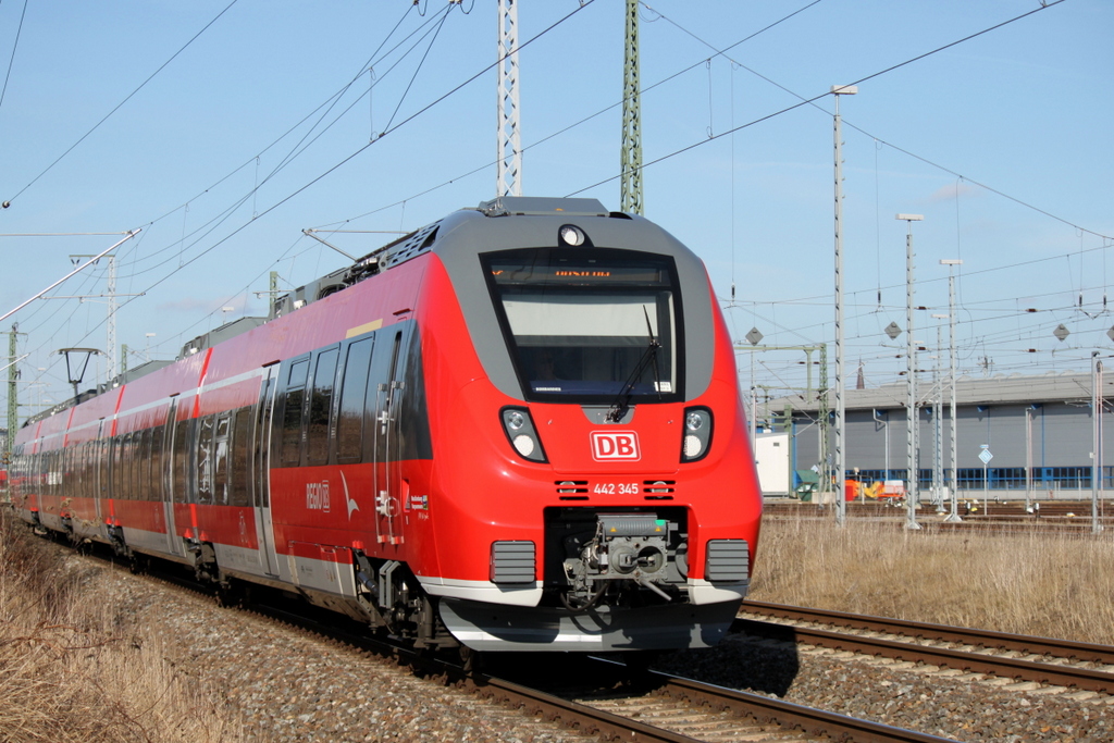 442 345-5 als S2 von Warnemnde nach Gstrow bei der Ausfahrt im Rostocker Hbf.23.02.2014