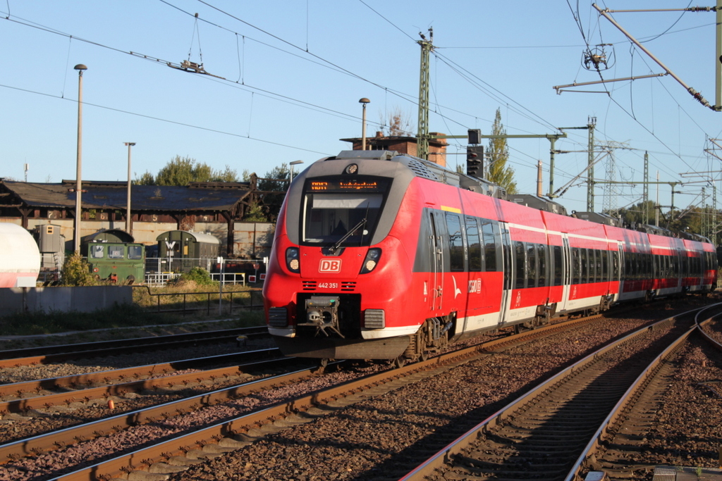442 351 als RB17(Wismar-Ludwigslust)bei der Einfahrt im Schweriner Hbf.29.09.2018
