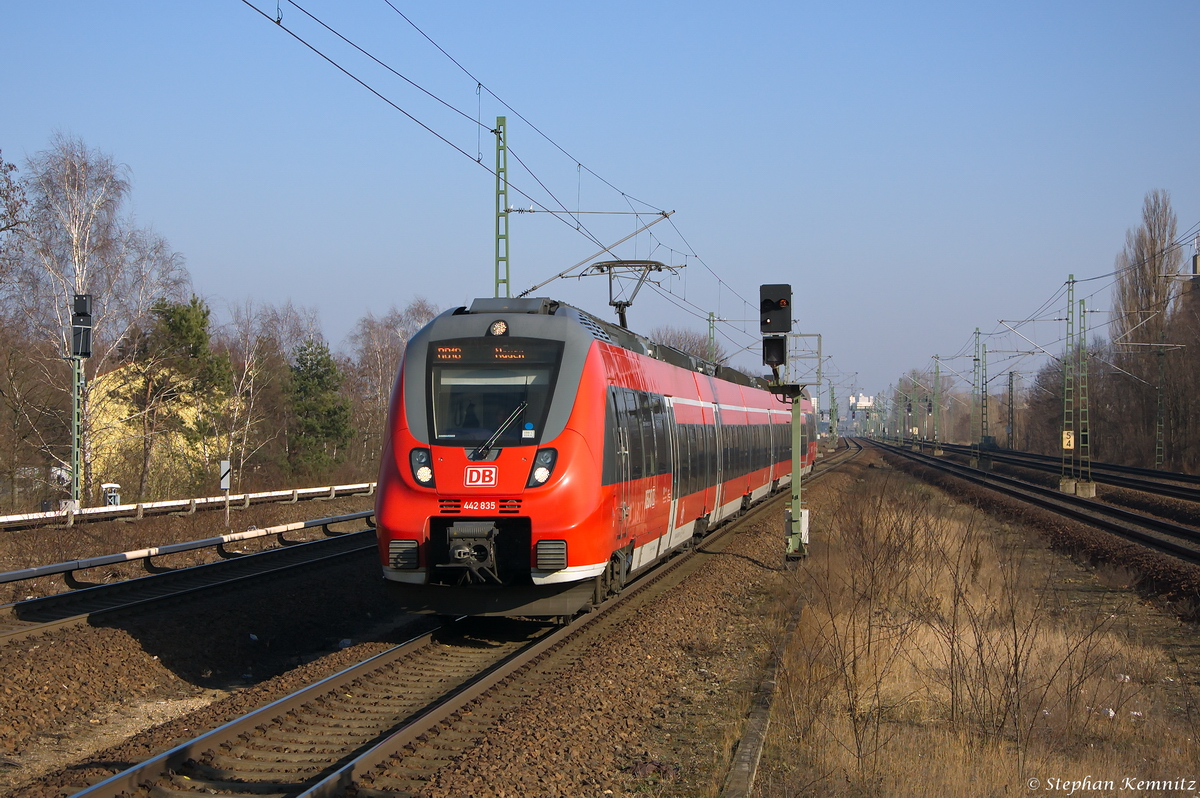 442 835-5 als RB10 (RB 18966) von Berlin Hbf (tief) nach Nauen, bei der Einfahrt in Berlin Jungfernheide. 14.02.2015