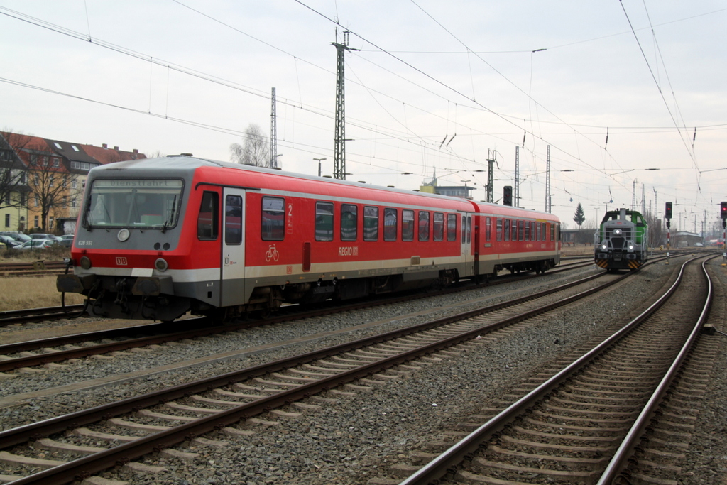 628 551-3(DB-Regio Nordost Berlin/Brandenburg)stand am 19.02.2016 im Rostocker Hbf.Neben an stand noch die Vossloh G6 650 114-8 rum