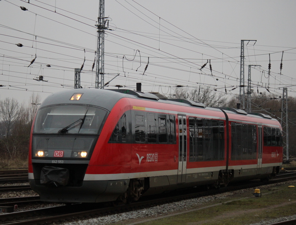 642 553-1 war am 24.01.2015 auf Rangier-Fahrt im Rostocker Hbf unterwegs.