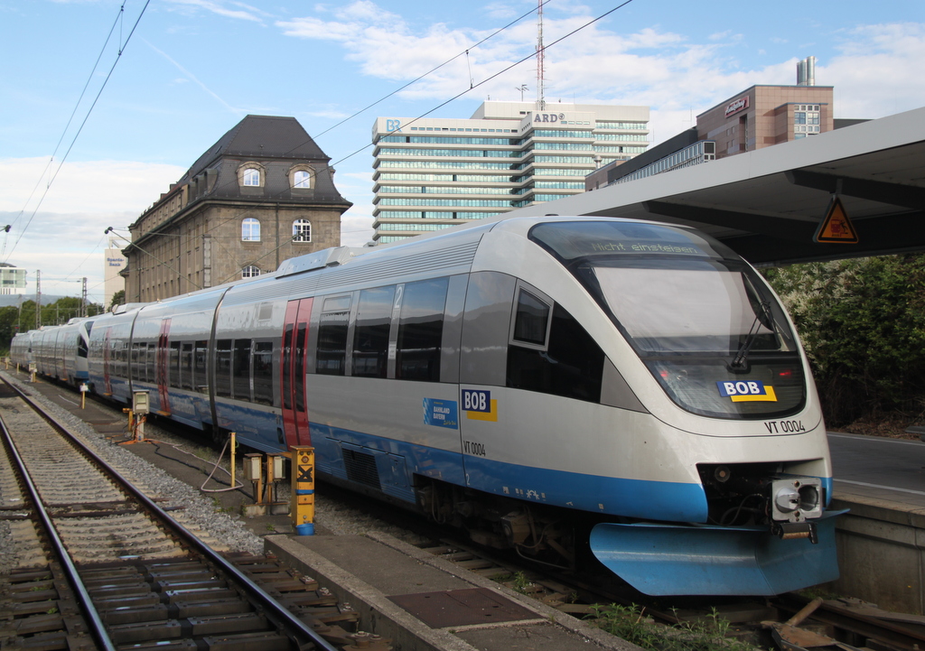 643 111-7(ex OLA-VT 0004)stand am Morgen des 29.08.2014 im Mnchener Hbf.