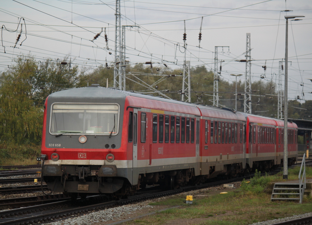 928 658+628 556-2 beim rangieren am 09.10.2014 im Rostocker hBF:
