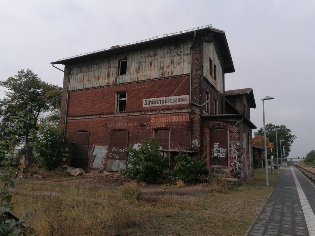 Bahnhof Schönhausen/Elbe präsentierte sich am 24.09.2019 in einen schlimmen Zustand.