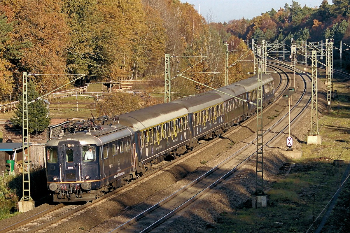 Centralbahn  Oldie  10008 hat sein Fahrtziel Lauenbrück gleich erreicht. Aufgenommen am 04.11.2011.