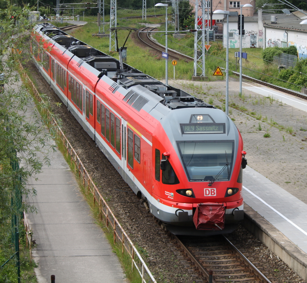 DB-Regio Stadler Flirt als RE 13009 von Rostock Hbf nach Sassnitz bei der Durchfahrt im Haltepunkt Rostock-Kassebohm.18.06.2017