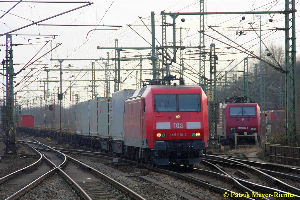 DBSR 145 016 mit Containerzug am 16.01.2015 in Hamburg-Harburg auf dem Weg nach Hamburg-Waltershof