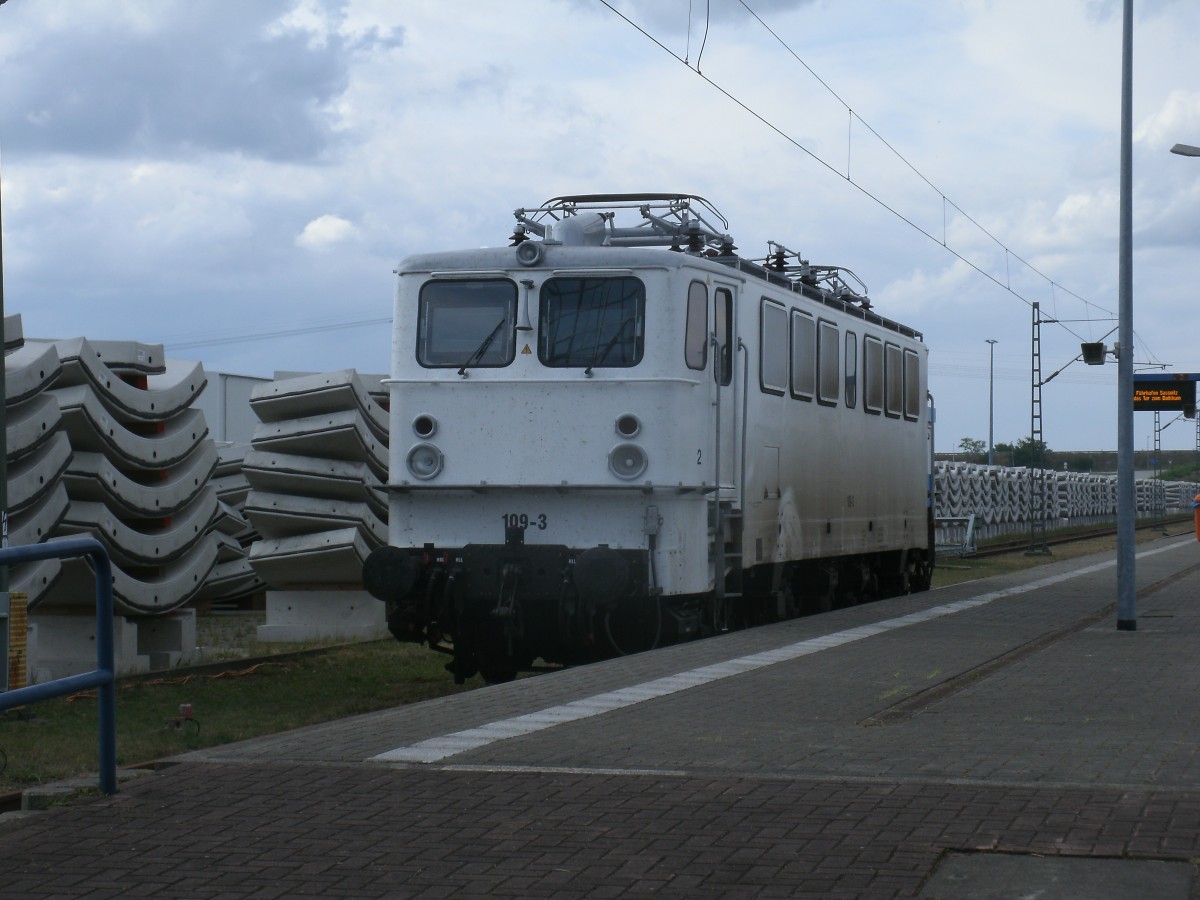 Der GVG Holzroller 109-3,am 16.August 2013,am Mukraner Bahnsteig.