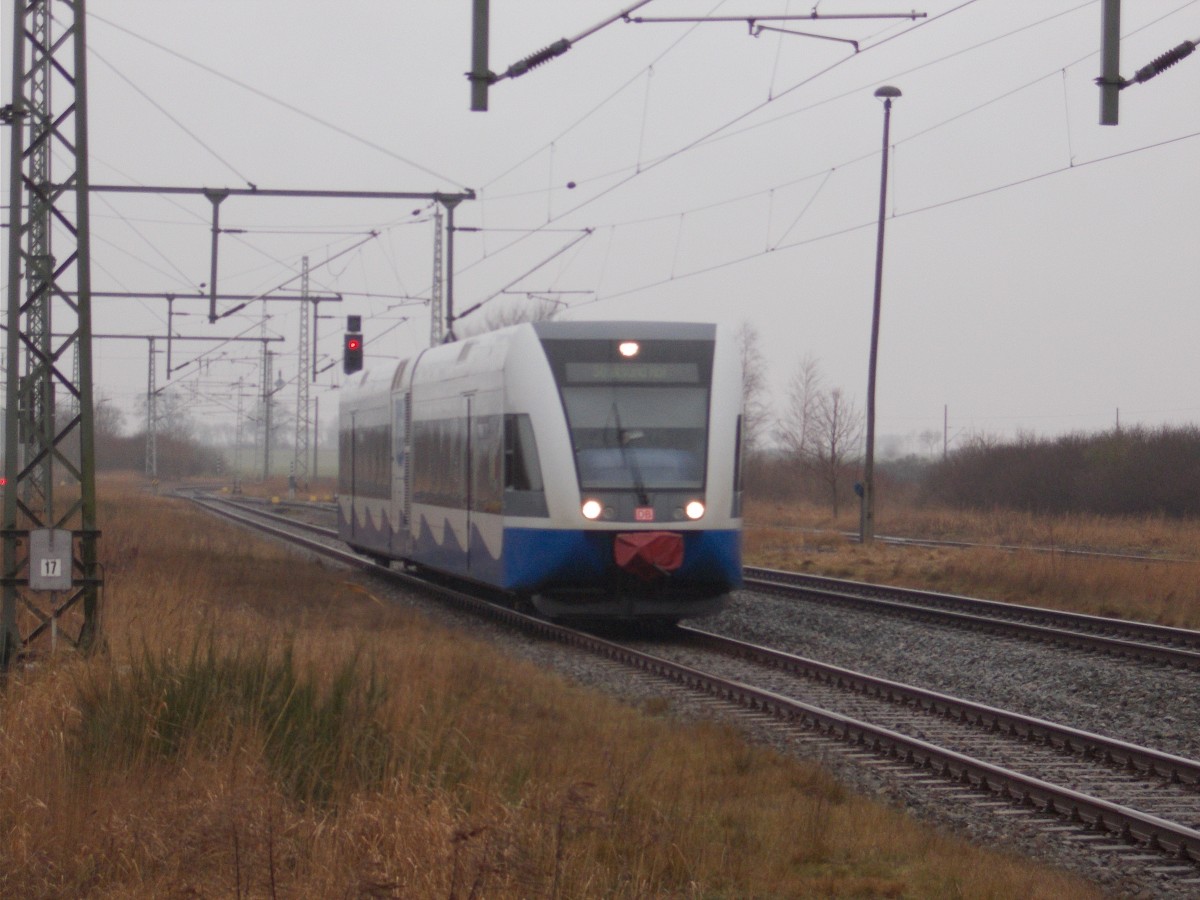 Die UBB mit dem 646 122-2 bei der Einfahrt,am 01.Februar 2016,in Velgast.