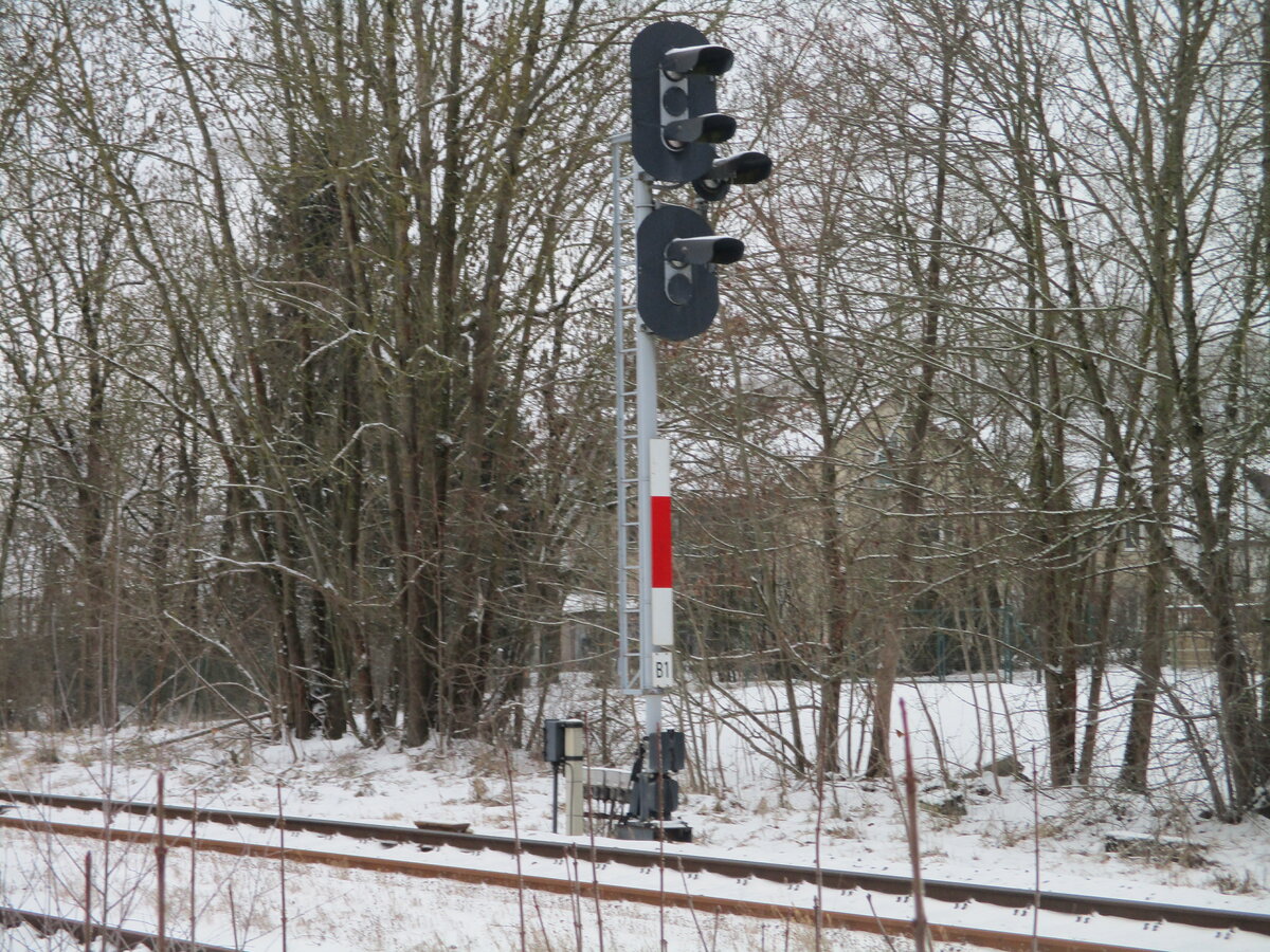 EZMG Signal,als Ausfahrsignal B1,am 19.Januar 2024,in Veilsdorf.