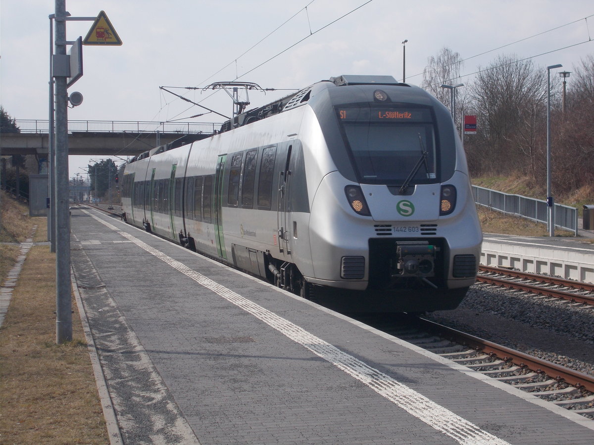 Kurz vor der Abfahrt aus der Station Karlsuher Strae der 1442 603,am 02.April 2018,in Leipzig.