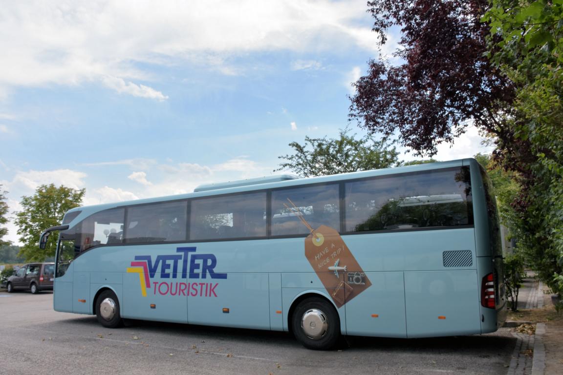 Mercedes Tourismo von der Vetter Touristik aus der BRD 06/2017 in Krems.