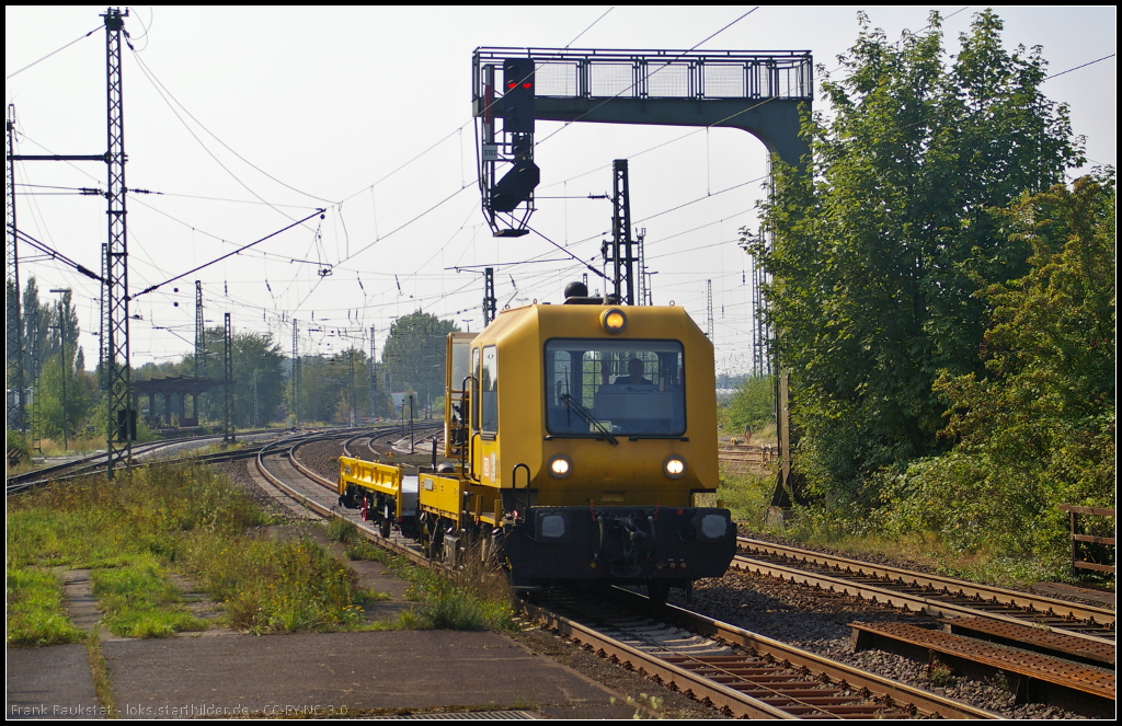 Mit hohem Tempo kam dieses Gleisarbeitsfahrzeug (GAF) am 05.09.2014 durch Uelzen gefahren. Gru an den Tf!