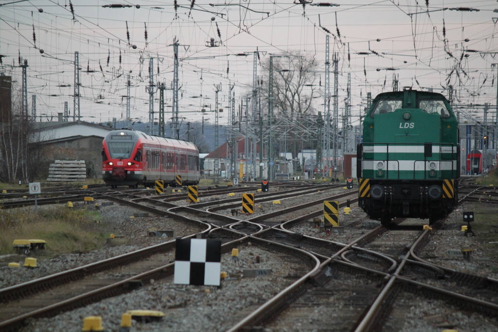 RE 13006 von Sassnitz nach Rostock Hbf bei der Einfahrt im Rostocker Hbf.27.12.2015
