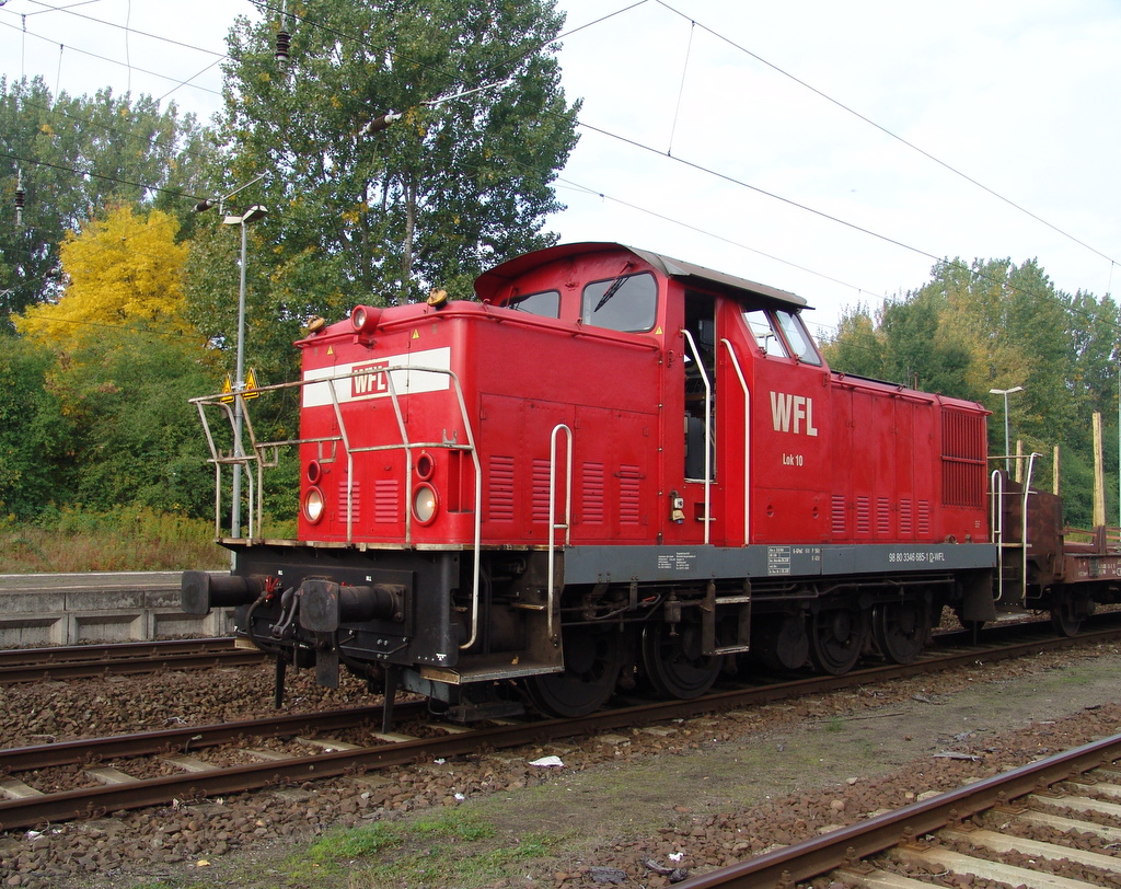 Seitenaufnahme von 346 685-1 im Bahnhof Rostock-Bramow am 09.10.2013