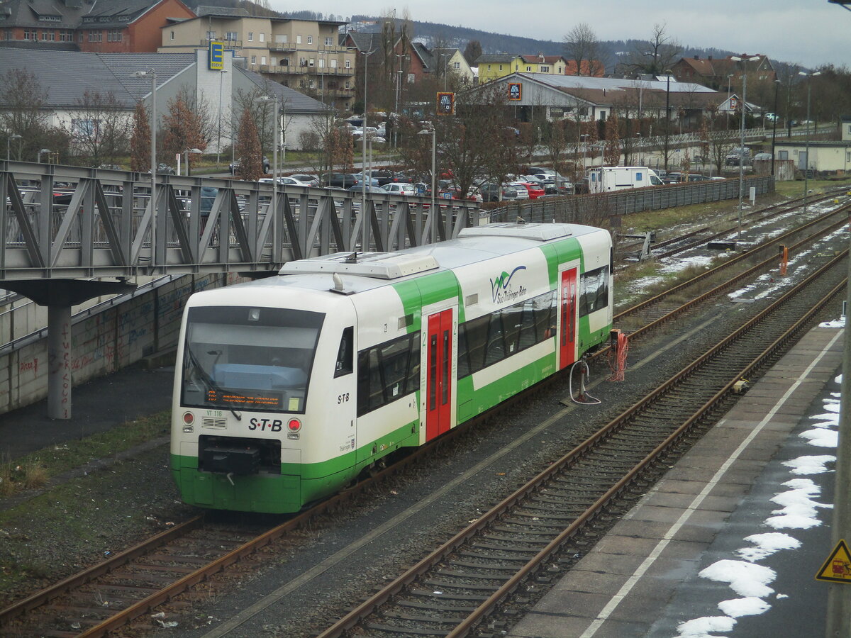 STB VT116 verließ,am 01.Februar 2023,den Hbf Sonneberg in Richtung Lauscha.