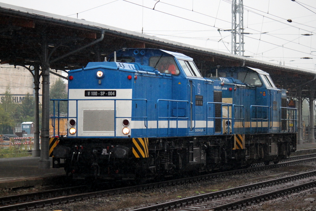 V100-SP-004  Marille +V100-SP-006  Marieke beim rangieren am 05.10.2013 im Bahnhof Stendal.