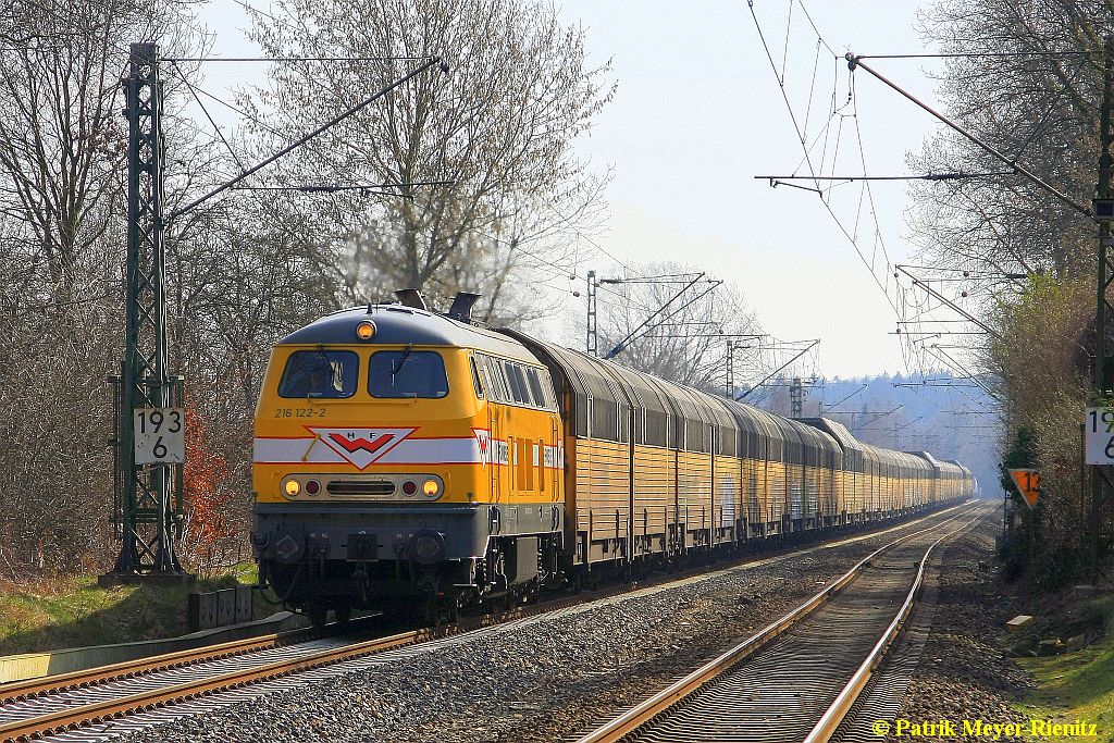 Wiebe 216 122 mit ARS Altmannzug in Neukloster (Kreis Stade) Richtung Cuxhaven am 18.03.2015