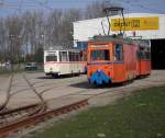 depot12rostock Die ehemalige Arbeitstram beim Rangieren vor dem Depot 12 in Rostock-Marienehe(17.04.10)