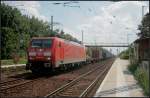 Zum Tf-Wechsel kommt DB Schenker 189 013-6 mit einem mig ausgelasteten Containerzug am 16.07.2011 nach Wustermark Priort eingefahren (NVR-Nummer 91 80 6189 013-6 D-DB)
