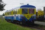 Ex-SNCB Dieseltriebwagen 4403 steht am 6 Mai 2023 abfahrtbereit in Eeklo als 1.