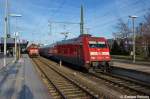 BR 101 101 093-3 mit dem IC 2038 von Leipzig Hbf nach Oldenburg(Oldb) verl�sst gerade den Magdeburger Hbf und die 101 077-6 mit dem IC 2037 von Norddeich Mole nach Dresden Hbf steht noch im Magdeburger Hbf. 28.12.2011